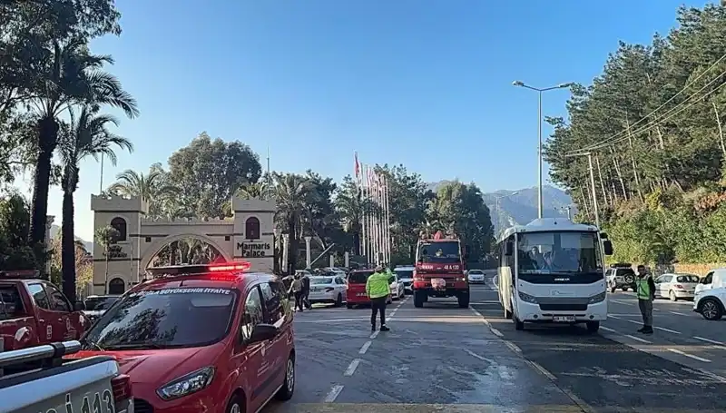 Muğla'da Lüks Otelde Çıkan Yangın Tatilcileri Korkuttu