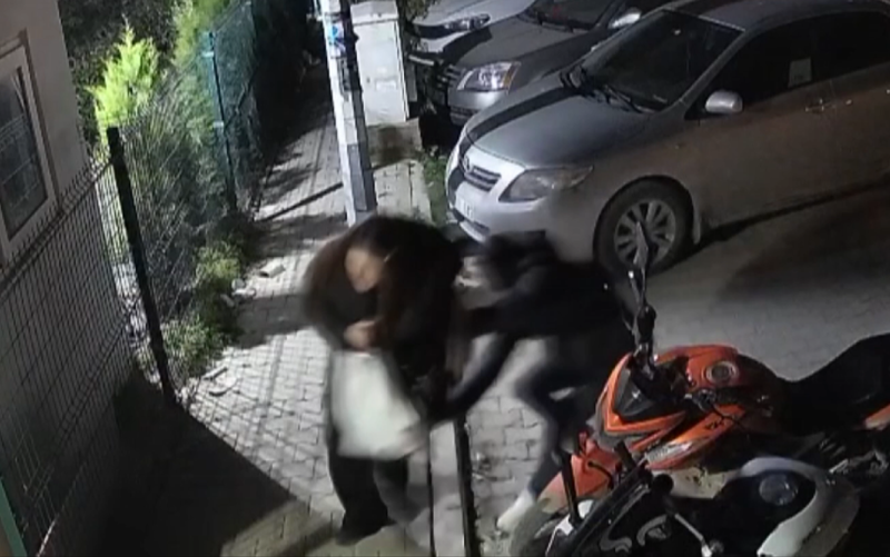 İzmir'de Eski Sevgiliden Gelen Korkunç Cinayet: Genç Kadın Hayatını Kaybetti