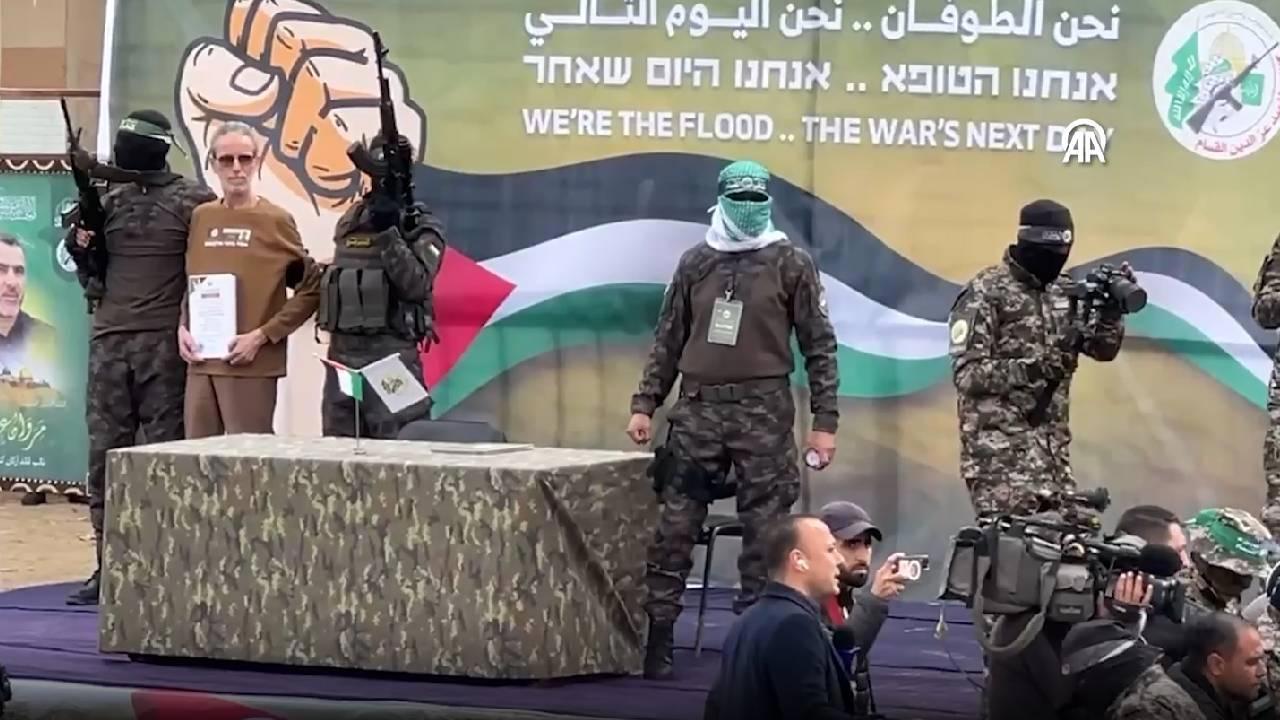 Hamas, İsrail'e 3 İsrailli esiri teslim etti