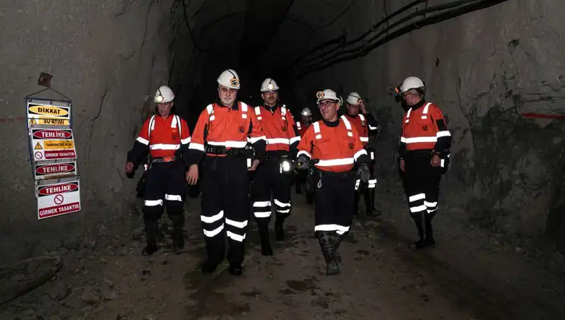 Bakan Işıkhan, Altın Madeninde Kritik Ziyaret Gerçekleştirdi!