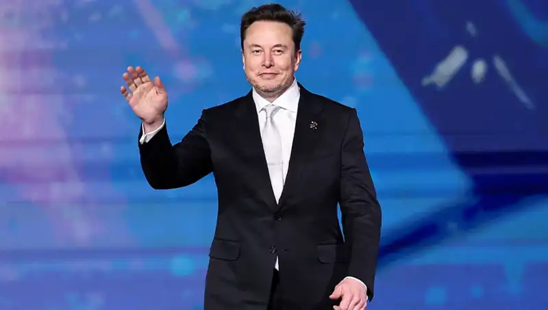 Tesla'nın Yeni Modeli: Elektrikli Canavar Rafi Kaldırıldı mı?