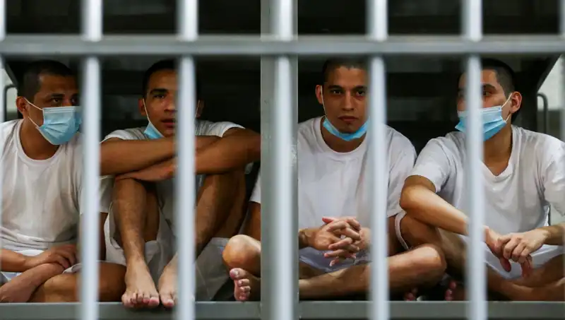 El Salvador'dan Venezuela'ya Siyasi Tutuklu Teklifi: Anlaşmanın Arkasındaki Sebepler