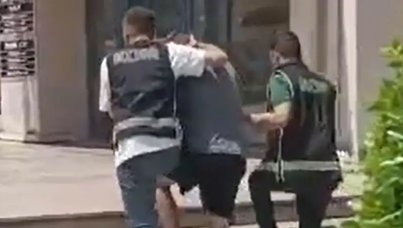 Turist Sahte Dövizle Alışveriş Yaptı, Ülkesine Sınır Dışı Edildi!