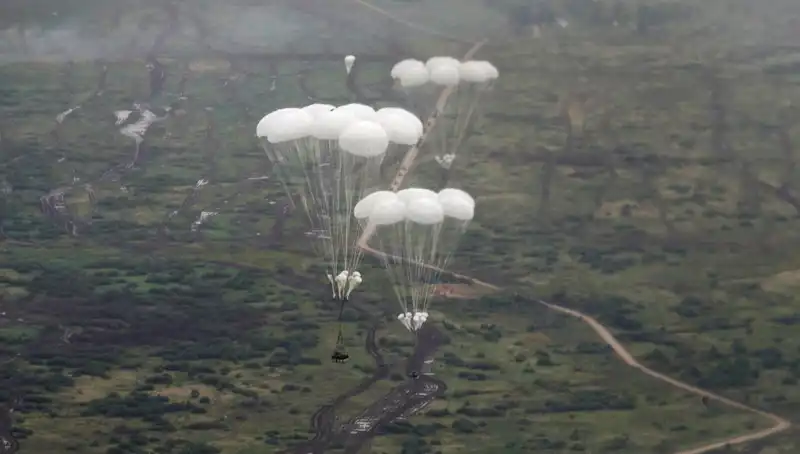 Rusya ve Belarus'un Tartışmalı Askeri Gösterisi: Üç Komşuda Alarm Zilleri Çalıyor