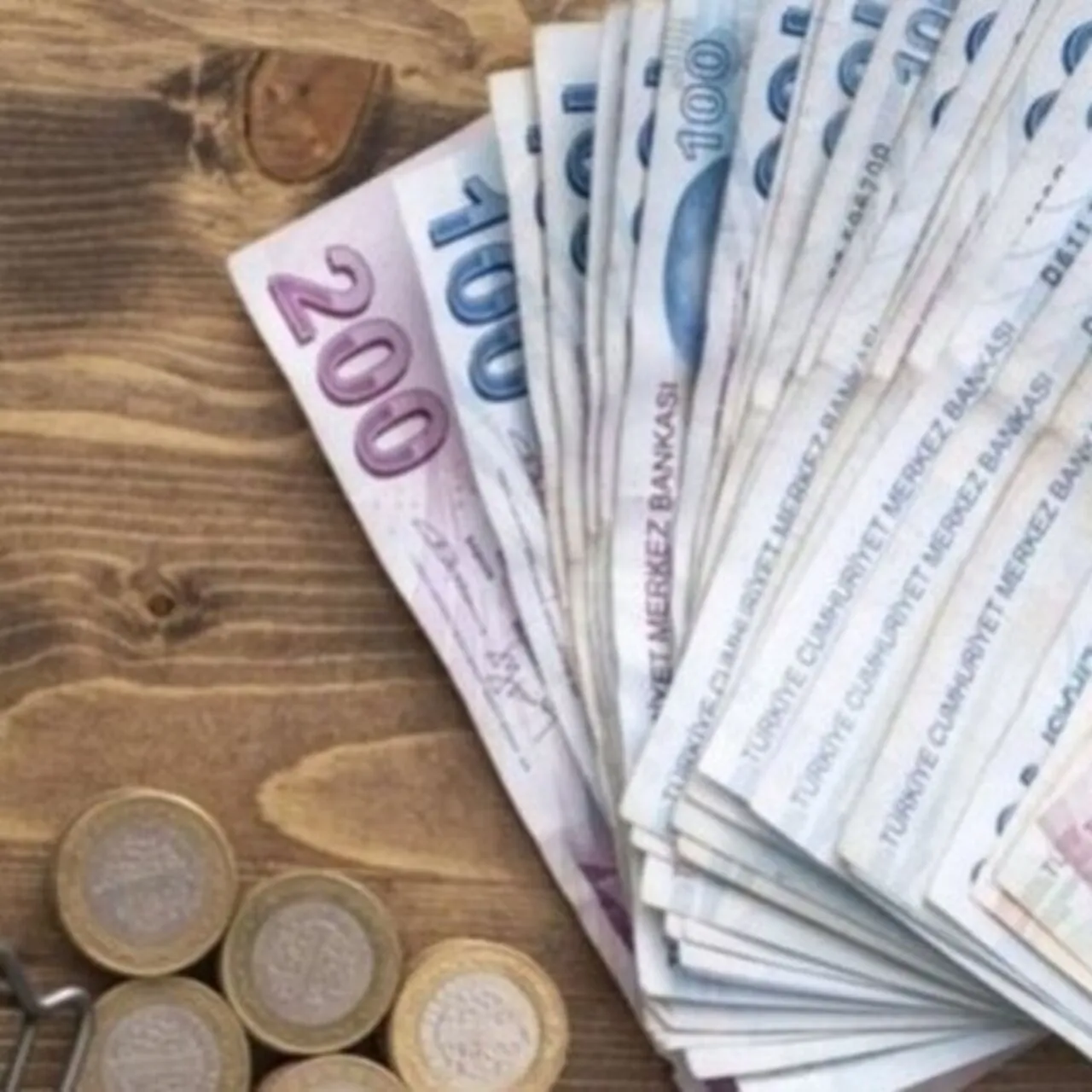 Emekli Maaşları İçin Yeni Düzenleme: 2024’te Ne Kadar Olacak?