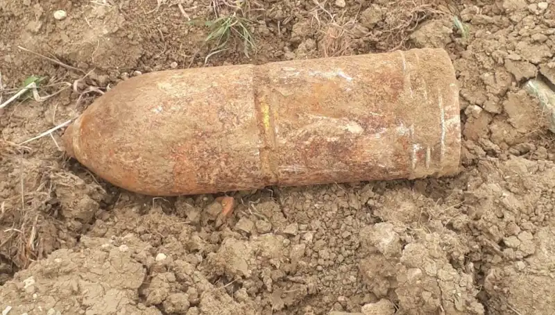 Çanakkale'de Tarihin Derinliklerinden Gelen Tehlike: Patlamamış Top Mermisi Bulundu