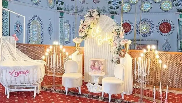 Camideki Bebek Partisi: Diyanet'in İnceleme Süreci ve Tepkiler