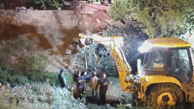 Hatay’da İneğin Kurtarılması İçin Gerçekleşen İlginç Operasyon