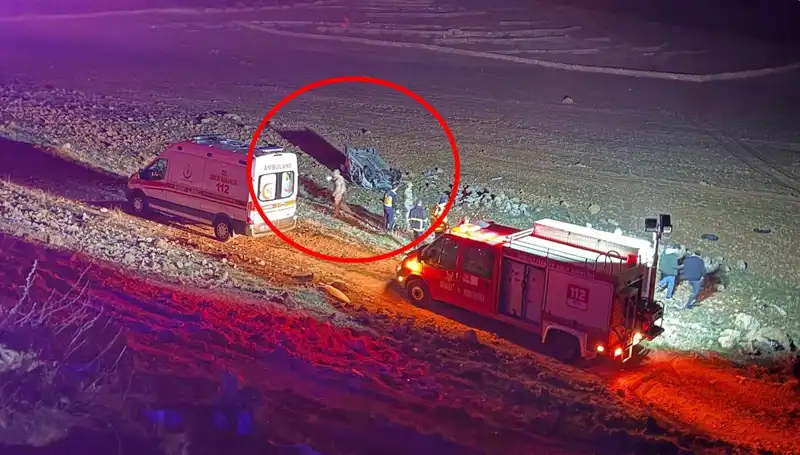 Otomobil Devrildi: Şarampole Yuvarlanan 2 Kişinin Trajik Ölümü
