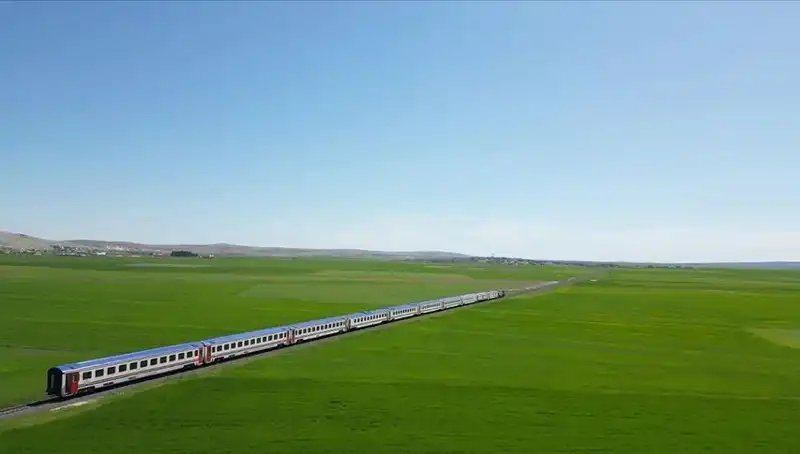 Malatya'da Diyarbakır Ekspresi Yolculuğuna Başladı: Hızla Gelişen Ulaşım Projesi