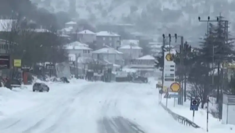 Sertavul Geçidi’nde Kar ve Sis, Ulaşım Tamamen Durma Noktasında!