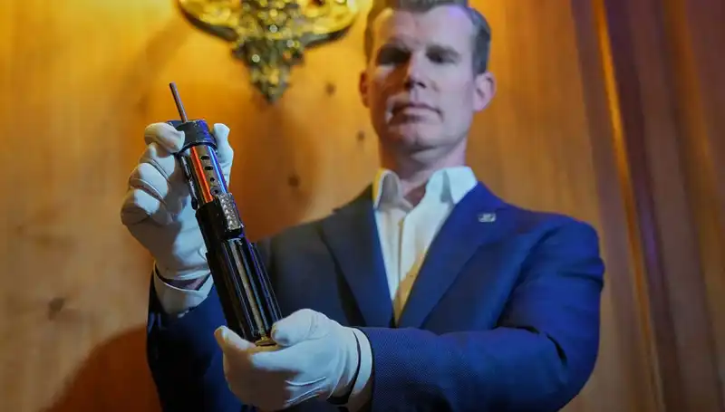 Darth Vader'ın Işın Kılıcı: 3.65 Milyon Dolara Satılan Tarihi Parça!