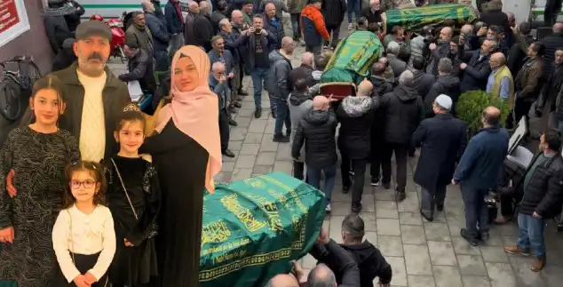 Rize, Strasbourg'da Hayatını Kaybeden Kız Kardeşlere Son Veda Töreniyle Uğurladı