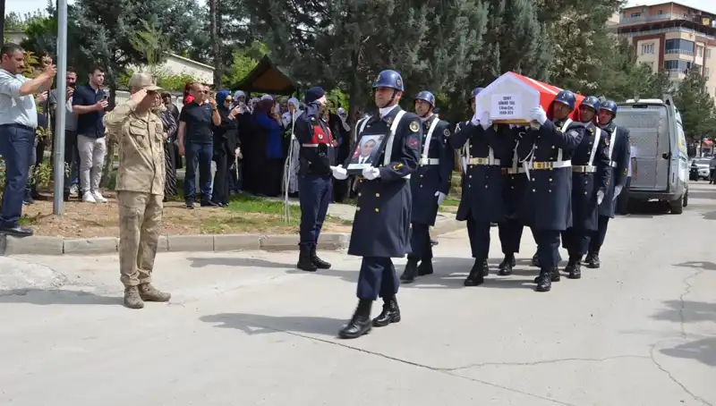 Türkiye, Kahraman Şehidini Gözyaşlarıyla Uğurladı