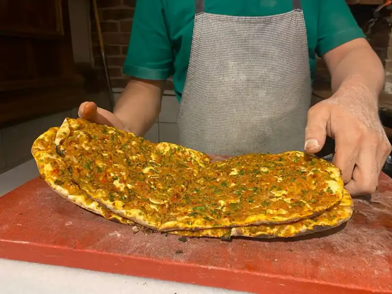 İstanbul’un Lahmacun Fiyatları: Semt Semt Uçurumlar ve Hızla Yükselen Fiyatlar