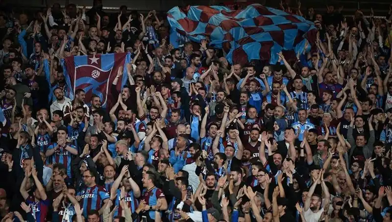 Trabzonspor-Galatasaray Maçının Biletleri Şimdi Satışta, Taraftarlar Kapıştı!