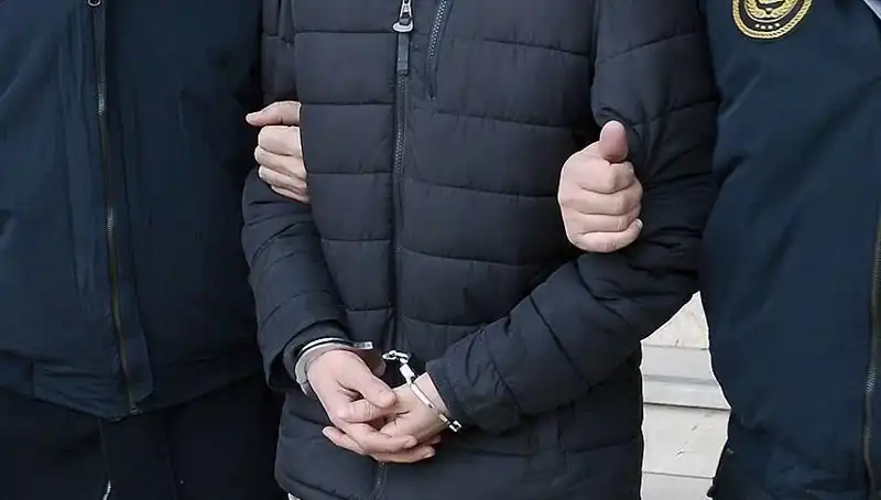 Samsun'da Hırsızlık ve Silahlı Tehdit Suçundan Aranan Firari Hükümlü Yakalandı