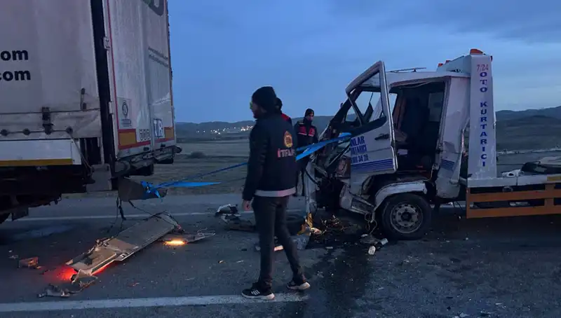Yardıma Giden Araç Kazaya Karıştı: Biri Ağır, Üç Yaralı!