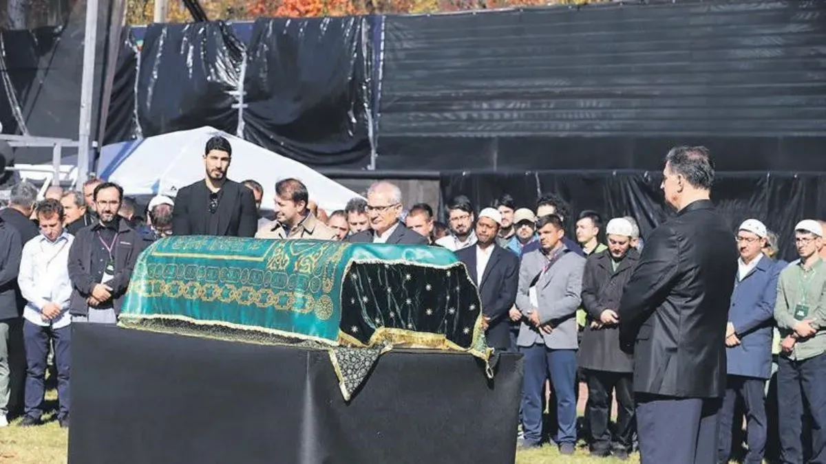 FETÖ Elebaşı Gülen'in QR Kodlu Cenaze Töreni Tepki Çekti