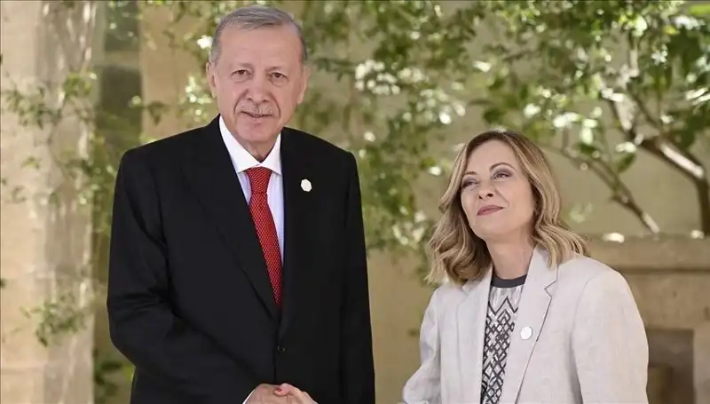 İstanbul'da Akdeniz Zirvesi: Erdoğan, İtalya ve Libya'nın Başbakanlarıyla Buluşuyor