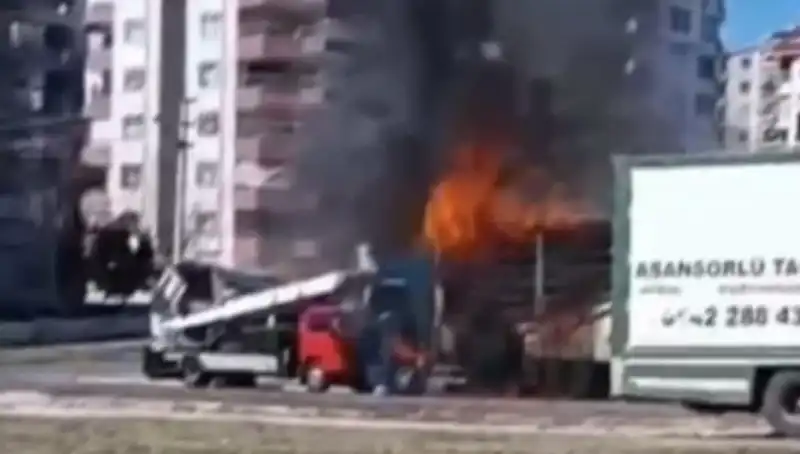 Alev Alev Yanan TIR’ın İnanılmaz Hikayesi ve Tekrar Kazanılması