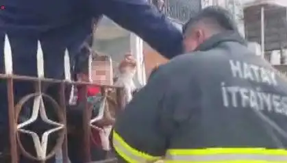 Hatay’da Çocuk Korkulukla Hayat Mücadelesi Veriyor: Sağlık Durumu Nedir?