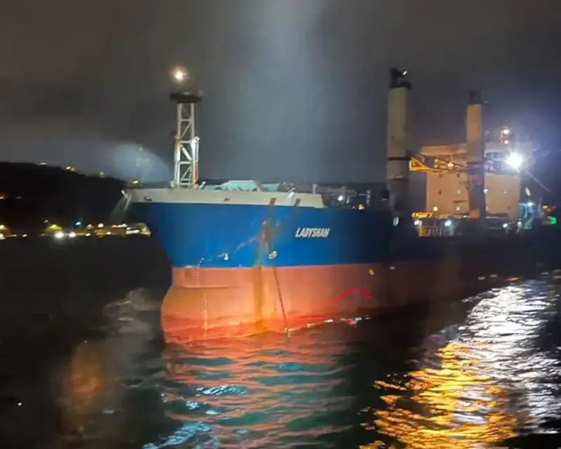 İstanbul Boğazı'nda Kuru Yük Gemisi Arıza Yaptı: Kazalar Artıyor mu?