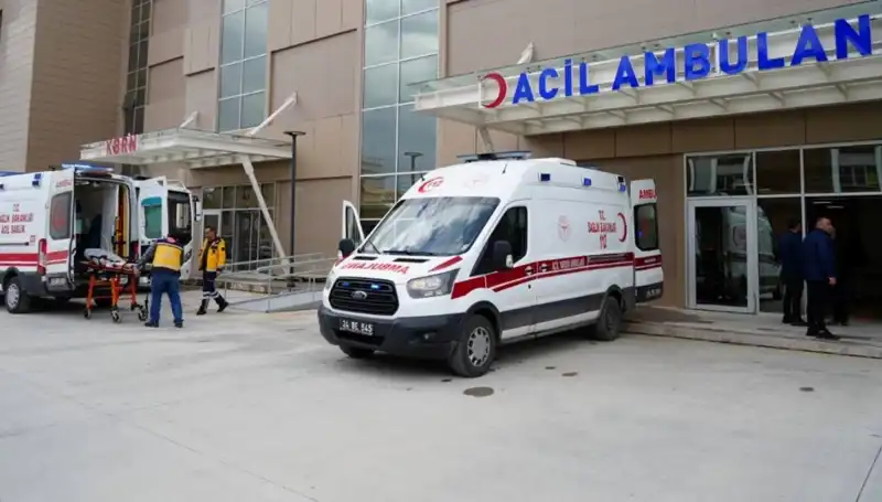Erzincan'da Korkunç Kaza: 1 Ölü, 3 Yaralı, Detaylar Şok Edici!