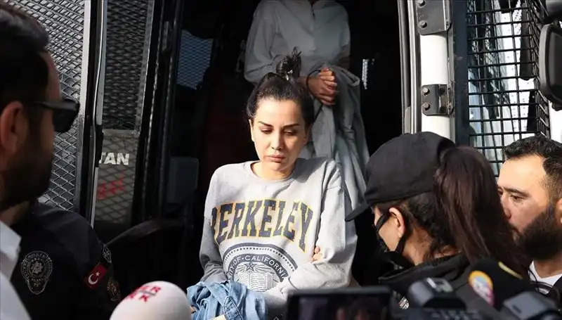 Dilan Polat’ın Instagram Hesabı Neden Kapandı? İşte Tüm Detaylar!