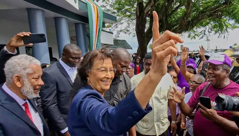Surinam Tarihinde Bir Dönüm Noktası: Kadın Devlet Başkanlığına Seçildi