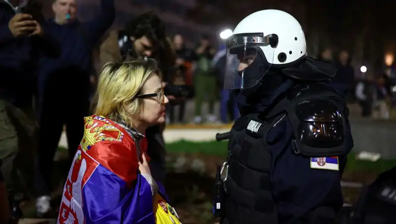 Sırbistan'da Yasaklı Sonik Silah Kullanımı Protesto Ediliyor